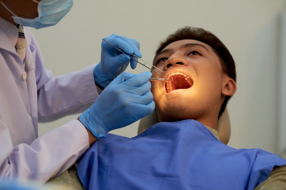 Dental check-up and cleaning in Lucknow